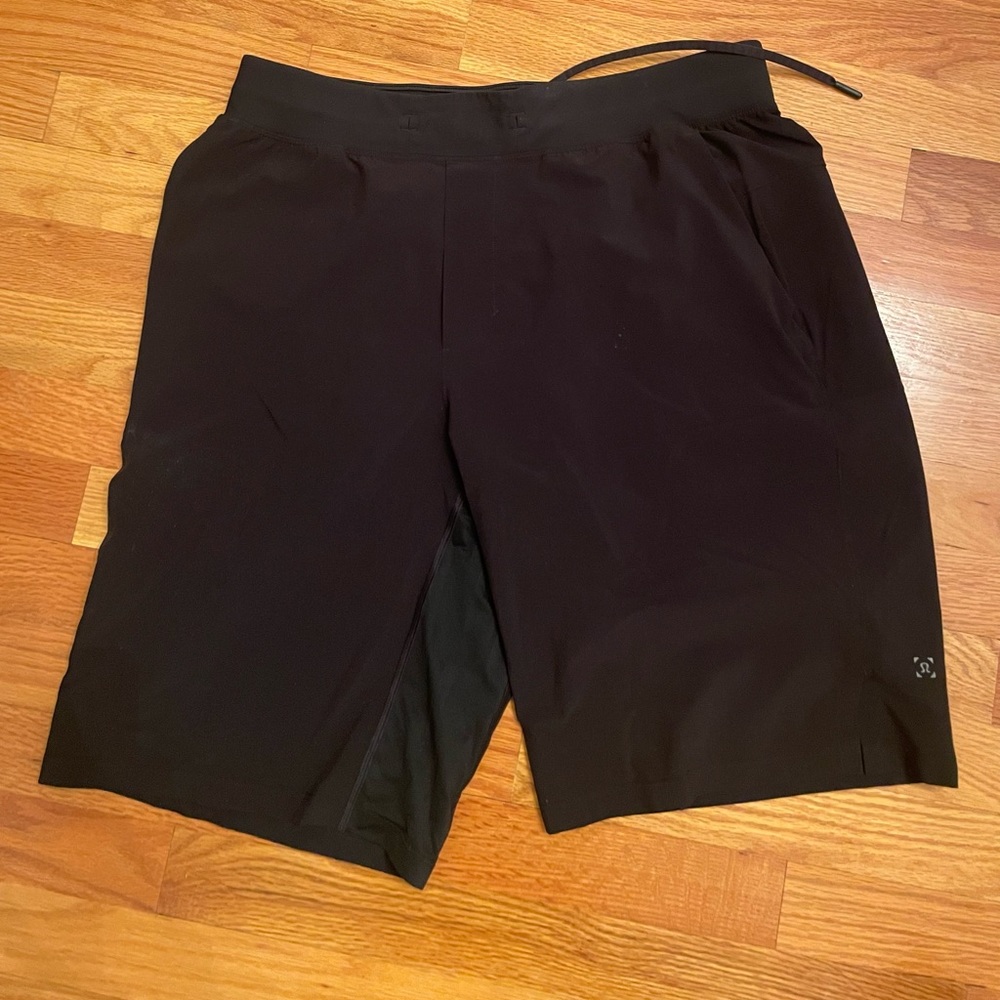 Lululemon linerless T.H.E Short 11” black - Large